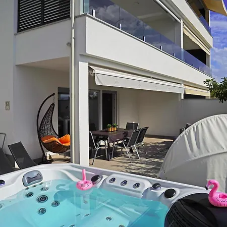 Daire Sobol 'navis' With Private Jacuzzi Crikvenica