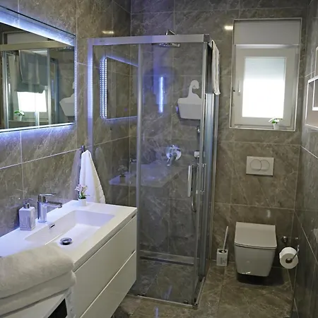 Daire Sobol 'navis' With Private Jacuzzi Crikvenica