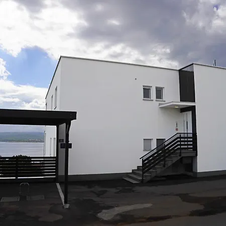 Sobol 'navis' With Private Jacuzzi Daire