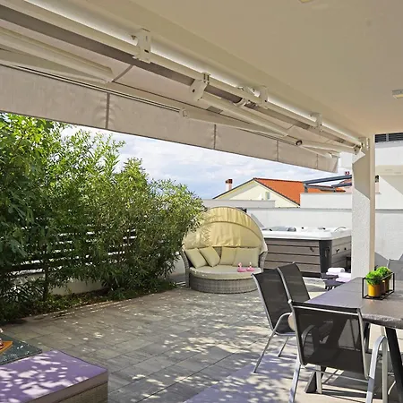 Sobol 'navis' With Private Jacuzzi Apartment