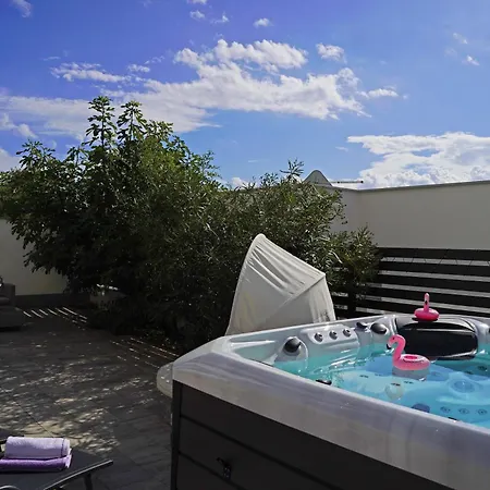 Apartment Sobol 'navis' With Private Jacuzzi *