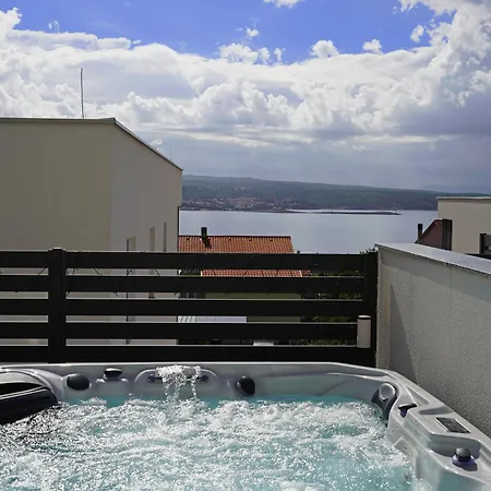 Sobol 'navis' With Private Jacuzzi * Crikvenica