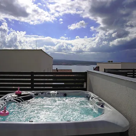 Sobol 'navis' With Private Jacuzzi Crikvenica