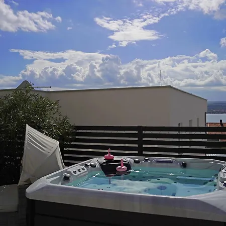Sobol 'navis' With Private Jacuzzi * Crikvenica