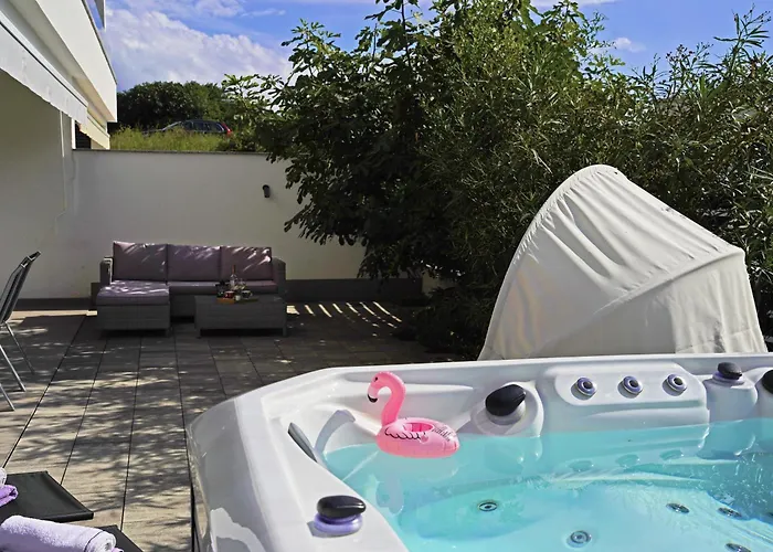 アパート Sobol 'navis' With Private Jacuzzi *