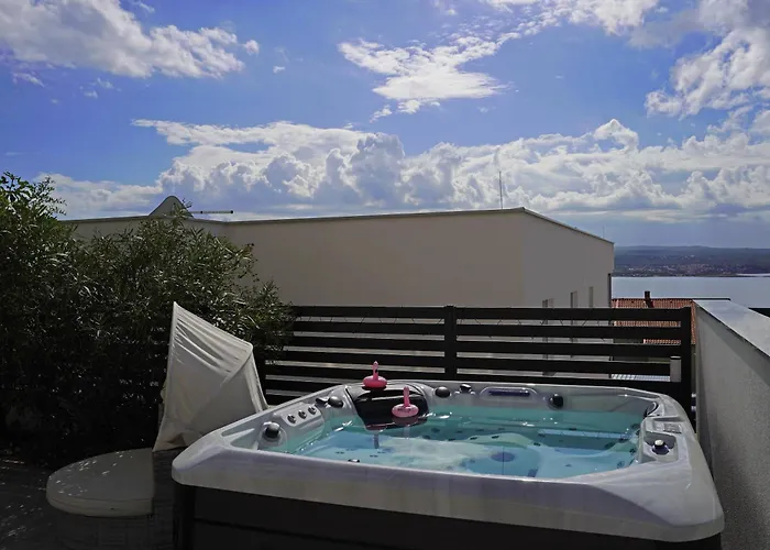 Sobol 'navis' With Private Jacuzzi * ツリクヴェニツァ